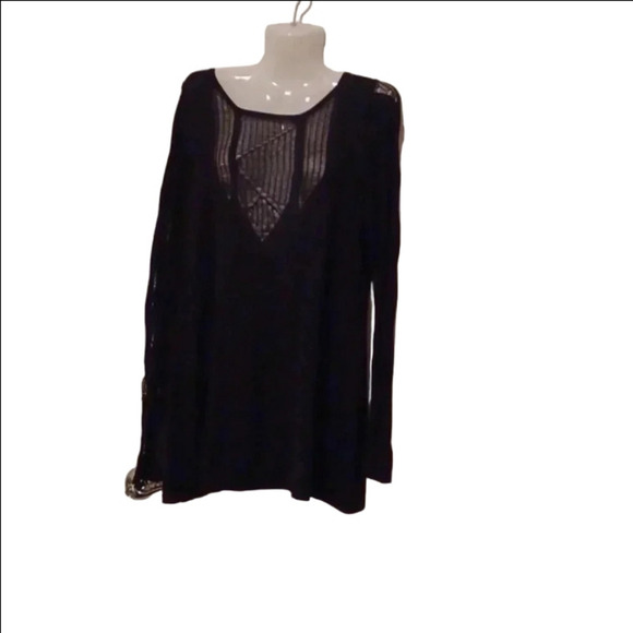 💙🌹BLACK sweater with beautiful sleeves - Picture 4 of 11